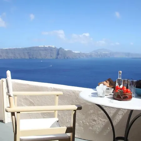 Luxury Cave At Oia, Greece Hébergement de vacances *