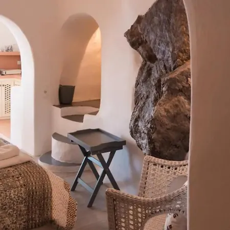 Luxury Cave At Oia, Greece Hébergement de vacances *